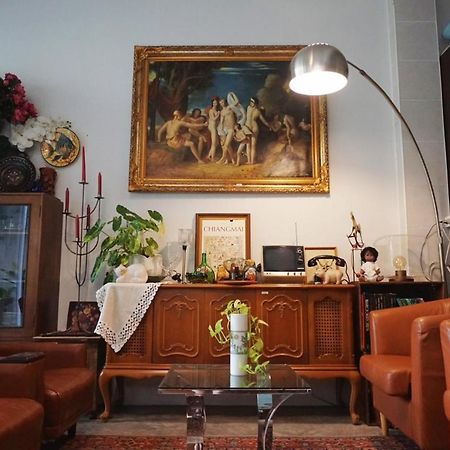 Manee Guesthouse And Record บ้านมานี Чиангмай Екстериор снимка