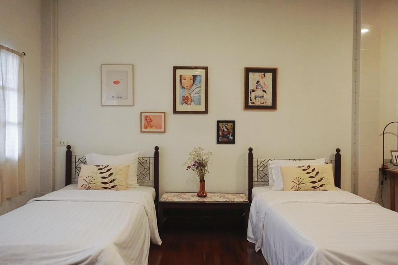 Manee Guesthouse And Record บ้านมานี Чиангмай Екстериор снимка