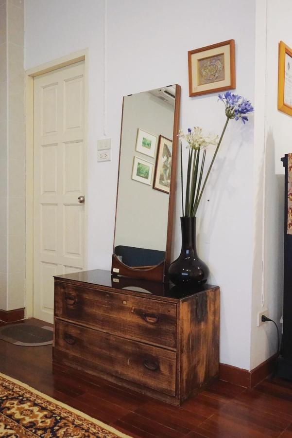 Manee Guesthouse And Record บ้านมานี Чиангмай Екстериор снимка