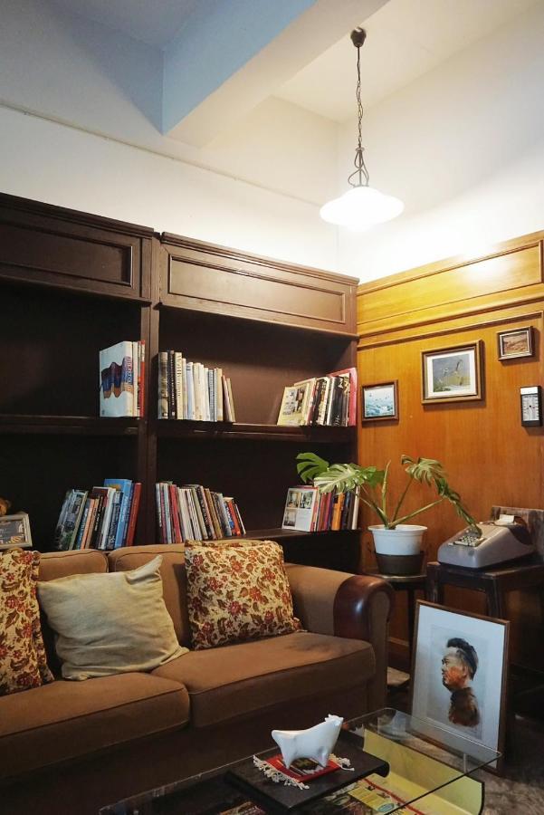 Manee Guesthouse And Record บ้านมานี Чиангмай Екстериор снимка
