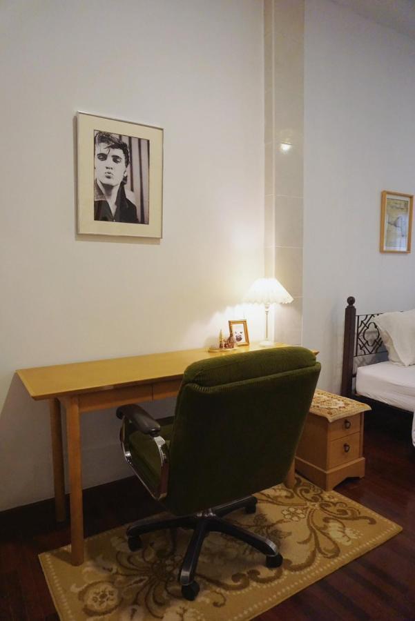 Manee Guesthouse And Record บ้านมานี Чиангмай Екстериор снимка