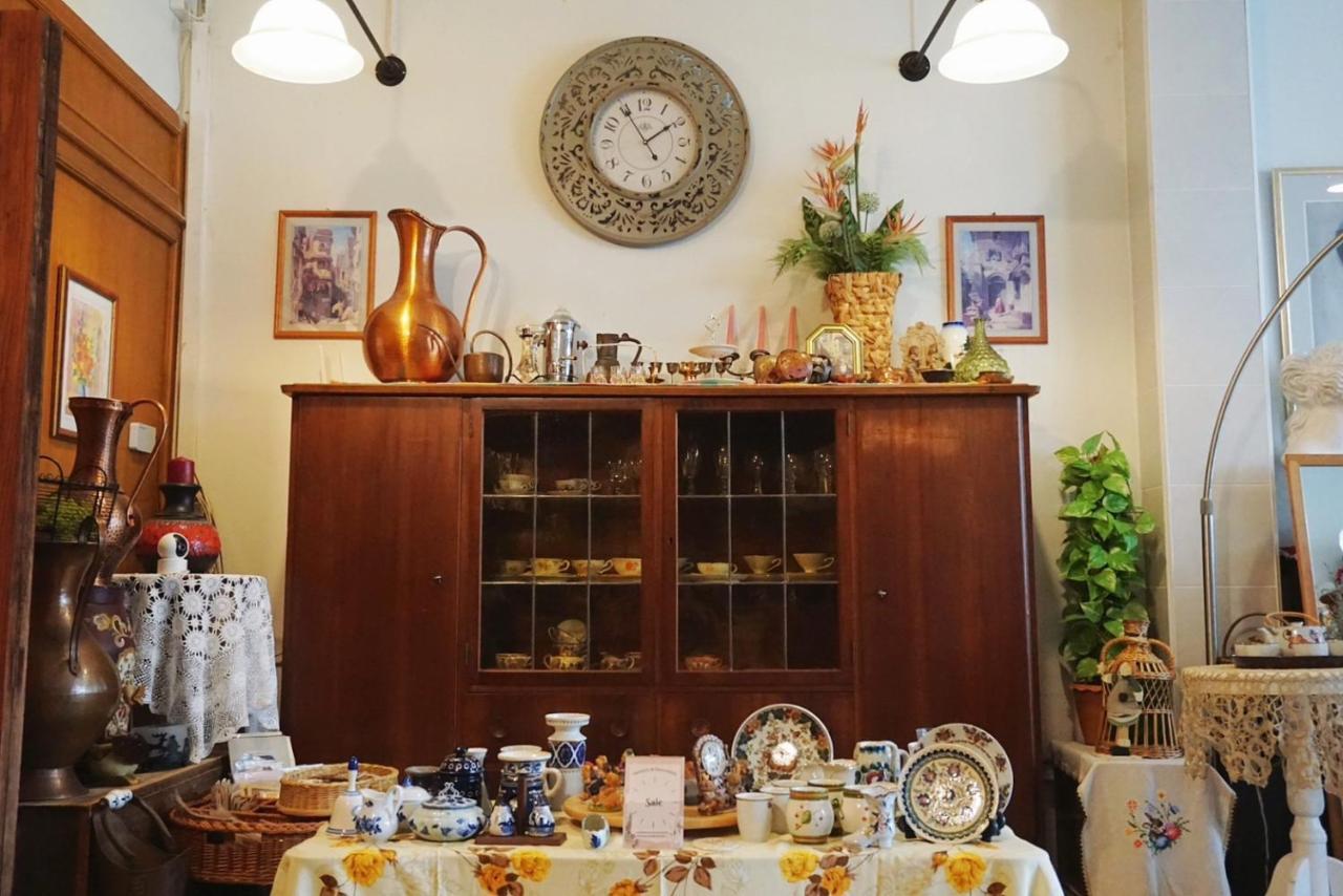 Manee Guesthouse And Record บ้านมานี Чиангмай Екстериор снимка
