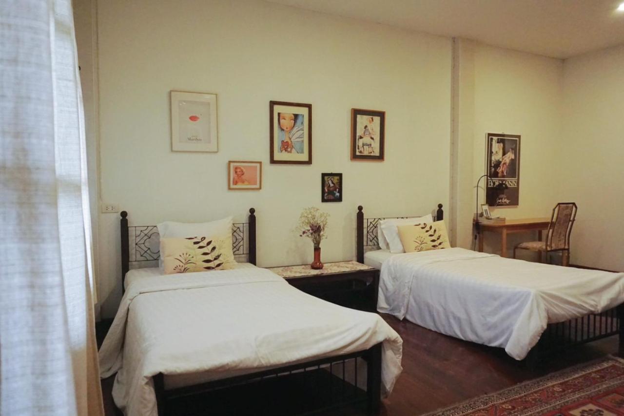 Manee Guesthouse And Record บ้านมานี Чиангмай Екстериор снимка