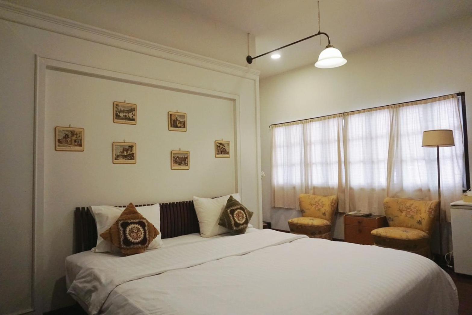 Manee Guesthouse And Record บ้านมานี Чиангмай Екстериор снимка